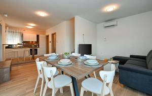 Lovely Home In Margecan With Wifi