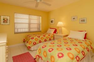 Picturesque 2 Bedroom Condo with Fabulous Ocean Views, condo