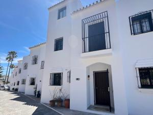 Casabel Beach Villa Playa Alicate Marbella