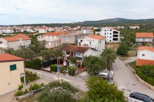 Apartments with parking space Rogoznica - 22143