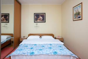 Apartments with parking space Smrdelje, Krka - 23078