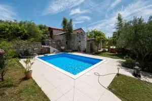 Family friendly house with a swimming pool Radovin, Zadar - 21307 - Jovići