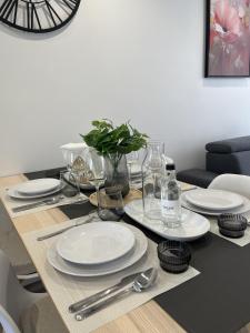 Appartements Entire 60m2 apartment - Close to Paris - Parking - Kitchen - 2min RERB - Olympic-24 : photos des chambres