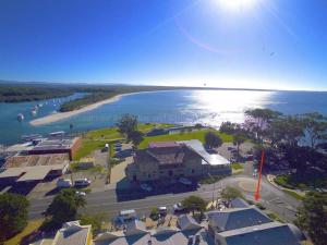 Simply THE Best Waterviews over the park