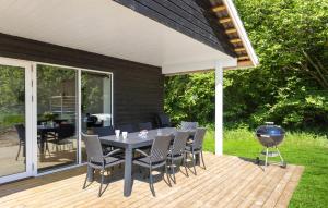 Beautiful Home In Tranekær With Wifi