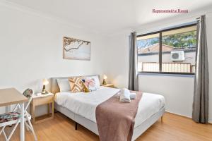 Luxe Double Room - Nearby Stations & Eateries - Shared Bathroom - Ubytování bez kategorie ve městě Blacktown