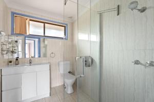 Luxe Double Room - Nearby Stations & Eateries - Shared Bathroom