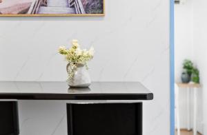 Modern Single Room - Nearby Stations & Eateries - Shared Bathroom