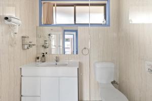 Modern Single Room - Nearby Stations & Eateries - Shared Bathroom