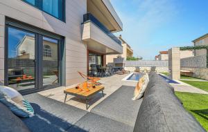 Amazing Home In Kastel Stafilic