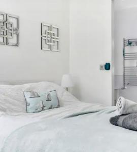 Seaside Place on Shoreham Beach with Hot Tub