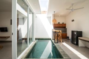Minimalist Villa with Pool #Jade3