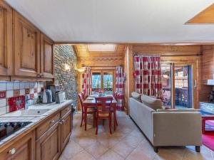 Duplex avec cheminée, proche pistes et village, spa inclus - FR-1-566-70