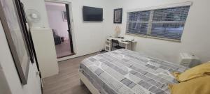 Private guest house in the heart of Miami! Surrounded by Miamis HOT spots!