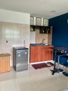 Estudio en 3 piso - Con todo lo necesario al norte de la Cali.