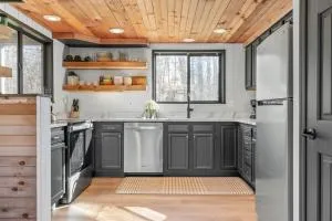 Trautwein Lake Cove with Hot Tub - Innsbrook