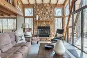 Wild Heron Escape Chalet - Innsbrook