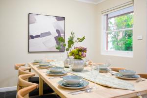 Bexley 5Br near Train & Shpping with pool 10ppl First Floor