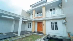 Guest House Jogja Lempongsari - 科贾扬