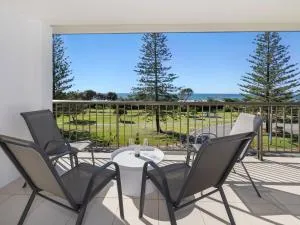 Sunrise by the Sea - Oceanview Apartment - Chinderah