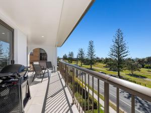 Sunrise by the Sea 5 - Oceanview Apartment
