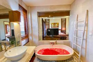 Graahya 3 BR Private Pool Villa ZN96