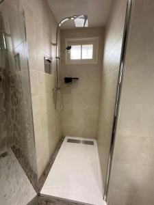 Maison avec piscine et cottage