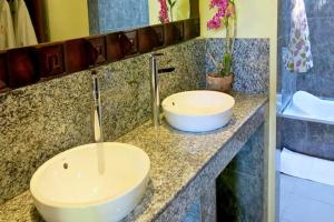 Entire 2 BR Private Pool Villa ZN97