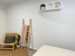 Casa Solé - Calm 1BR Escape by Towradgi Beach