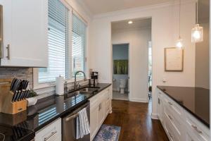 Relaxing Home in East Nash Walk to Shops and Cafes