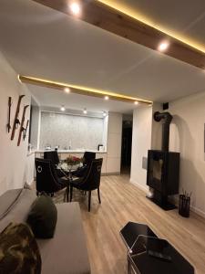 Schronisko Zmysłów - Apartament 3