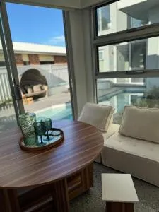 Rom Baros Tiny Beach House - Dunmore