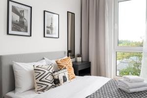 Sage Green Stylish Apartment by BookingHost