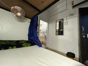 Madsquad Hostel Dorms & Rooms