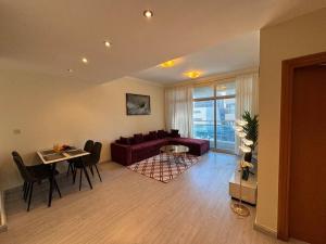 Stylish 1 bedroom apartment In Marina