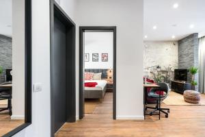 Central 17 Apartment - New Building & Parking