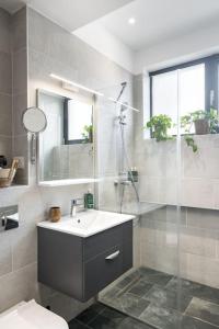 Central 17 Apartment - New Building & Parking