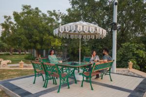 Elivaas 5 BHK with Pool, Tents & Pond - Kaimalgarh Farmstay