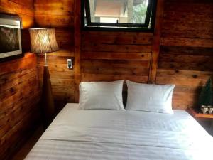 Pine Hill Villas & Camping