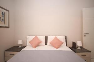 Rome Flat 42 by Ghor