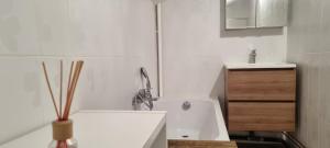 Maisons de vacances Les Aubepines : Maison 3 Chambres