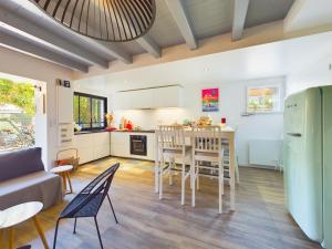 Maisons de vacances A 750m des plages, jolie maison pour 4 : photos des chambres