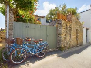 Maisons de vacances A 750m des plages, jolie maison pour 4 : photos des chambres