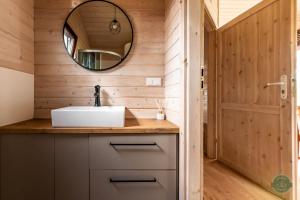 Zakątek Wdzydze -domek nr 7 w pierwszej linii od jeziora