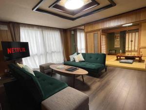 Harrys Ski House ASAHIKAWA