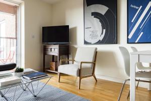 The Call of London 2 Bedroom Flat in Battersea