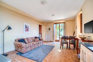 Natures Haven Apartments in Renovated Farmhouse with Pool