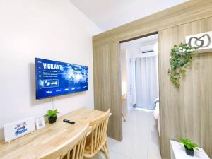 1BR Condotel with Balcony at FAME Residences #FM15