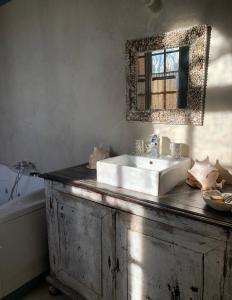 B&B / Chambres d'hotes Une Nuit Au Chateau : Suite Lit King-Size avec Baignoire Spa