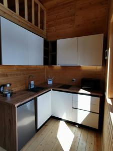 Heshkili Cottages